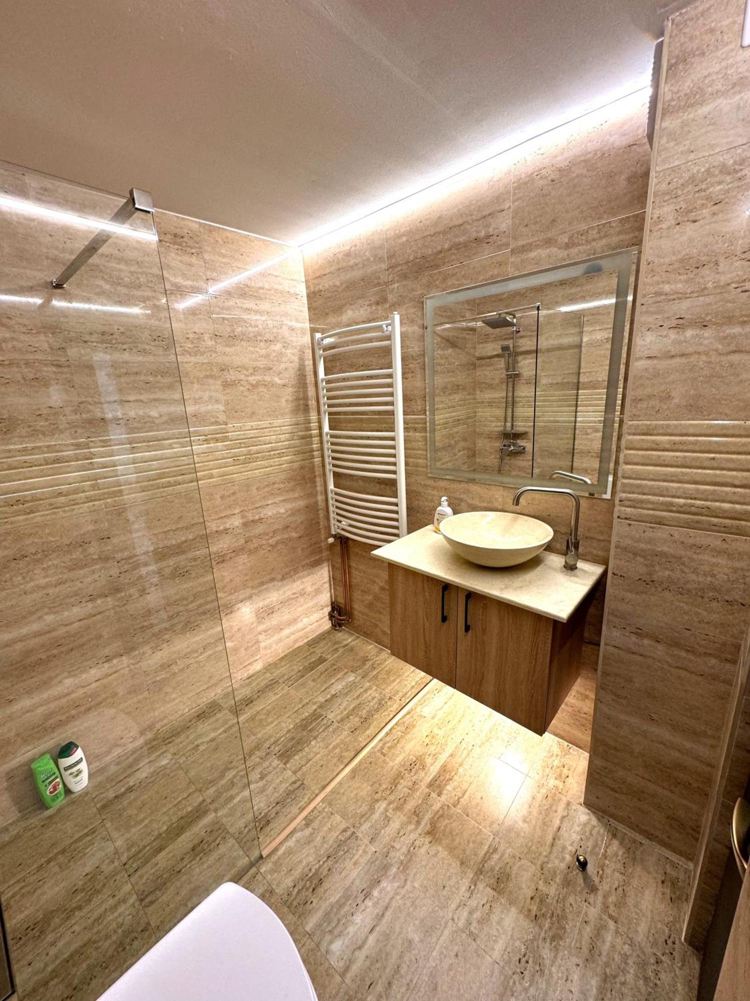 Ultracentral Apartment ทาร์กู จิอู ภายนอก รูปภาพ
